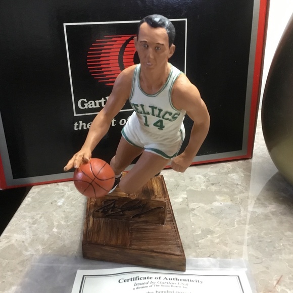 Bob Cousy 14 “Smooth Operator “ #293 of 5,000 made worldwide. BOSTON CELTICS FAN - Picture 3 of 16